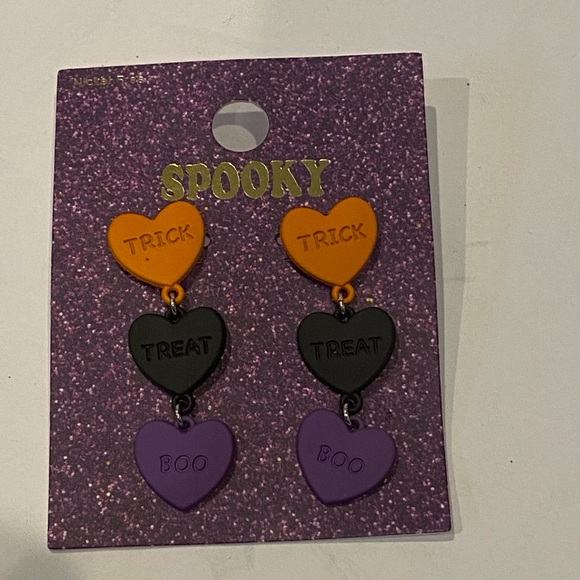 3-Piece Bundle of Halloween-Themed Accessories Earrings Hair Jaw Clips Nails NWT - Picture 4 of 11